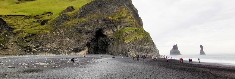 Černá pláž a útesy Reynisdrangar