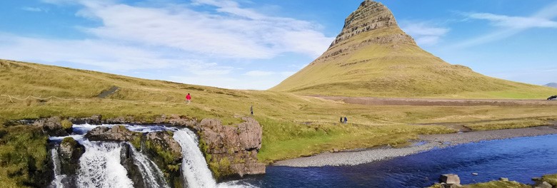 Vodopád a hora Kirkjufell 