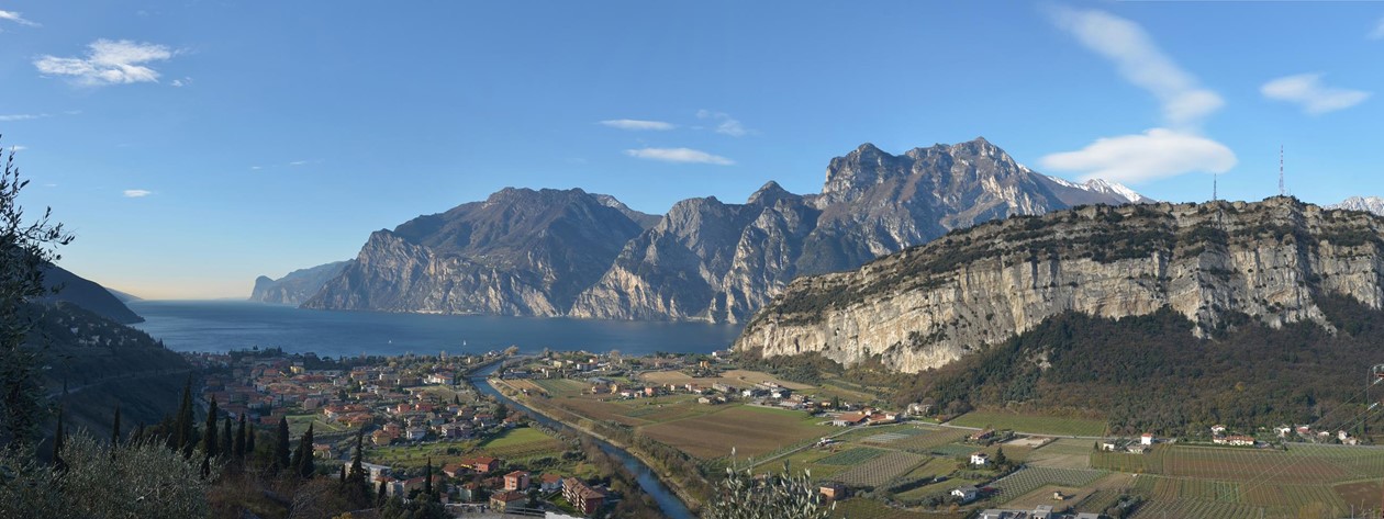 Lago_di_Garda_Torbole_Fiume_Sarca