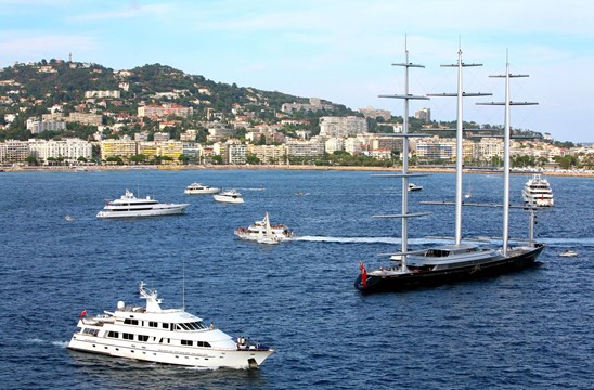 Cannes,_France_(little_boats)_-_panoramio